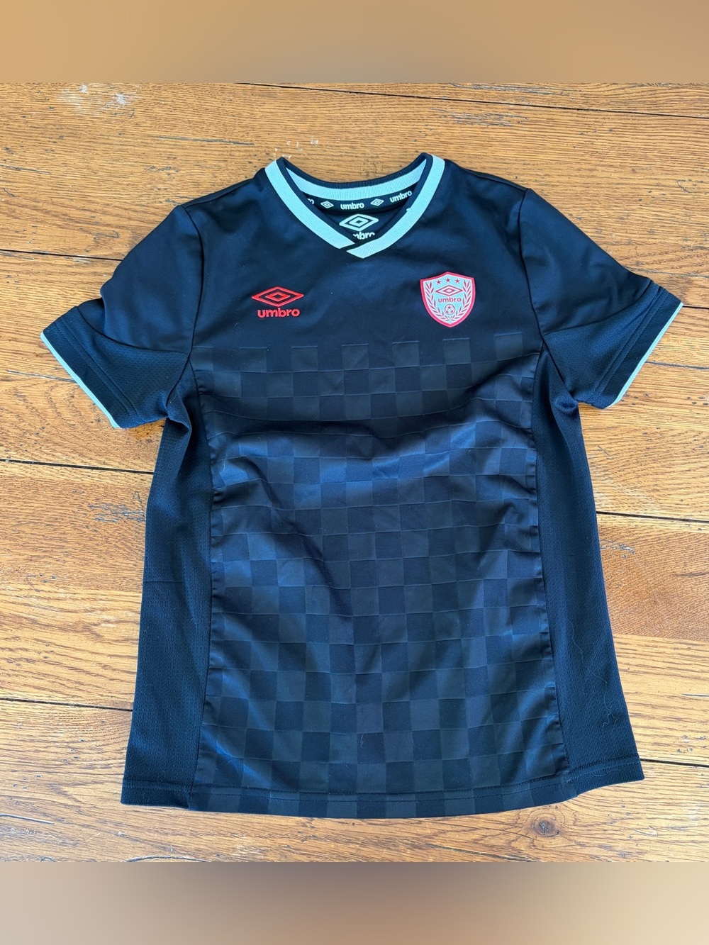 Umbro Black Checkered Soccer Jersey Youth Size Medium 8-10